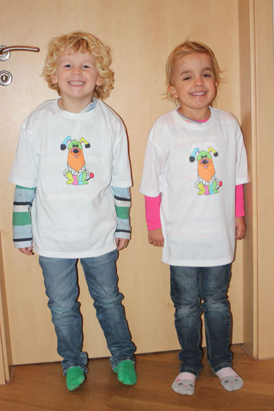 Zwei kleine Fans vom bunten Hund